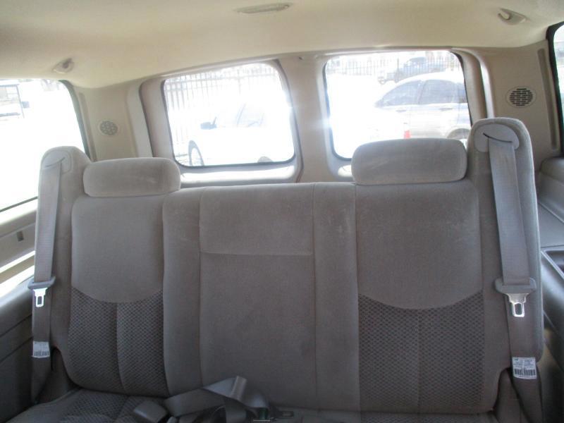 Chevrolet Suburban 1500 2WD 2003