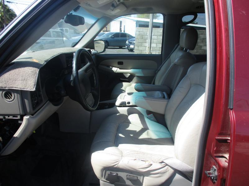 Chevrolet Suburban 1500 2WD 2002