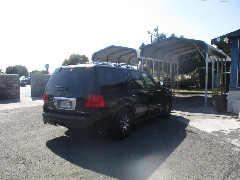 Lincoln Navigator Luxury 2WD 2004