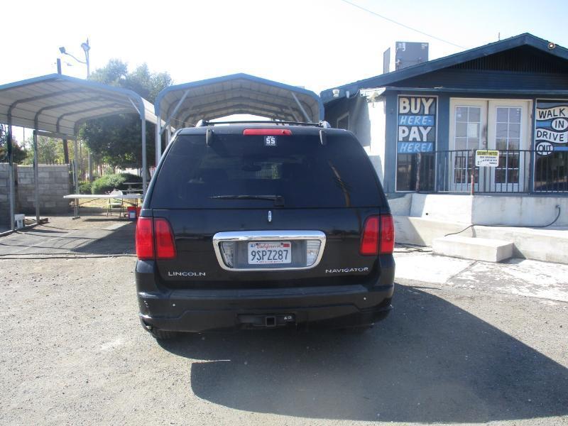 Lincoln Navigator Luxury 2WD 2004