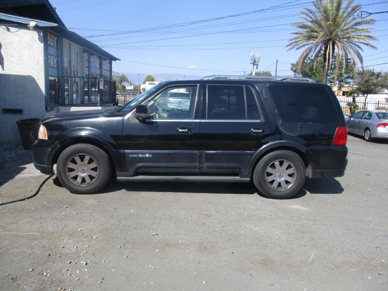 Lincoln Navigator Luxury 2WD 2004