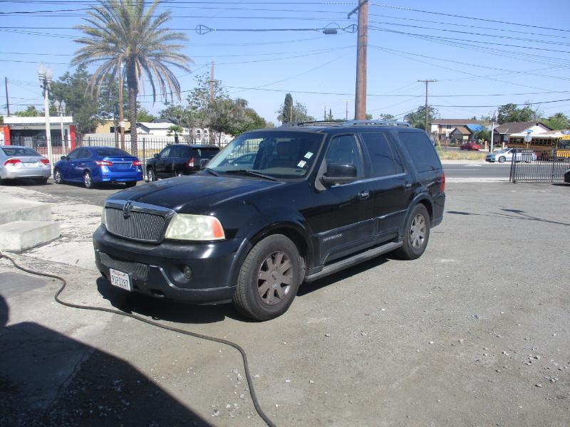 Lincoln Navigator Luxury 2WD 2004
