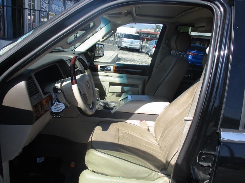 Lincoln Navigator Luxury 2WD 2004