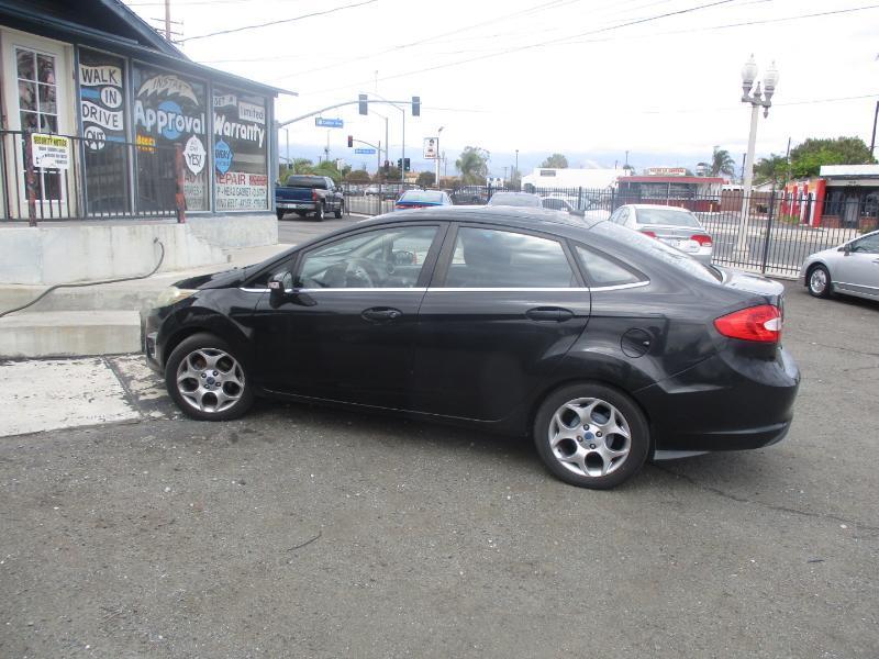 Ford Fiesta SEL Sedan 2011