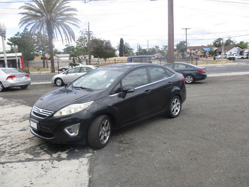 Ford Fiesta SEL Sedan 2011