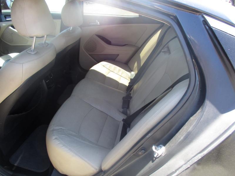 Kia Optima Hybrid LX 2013