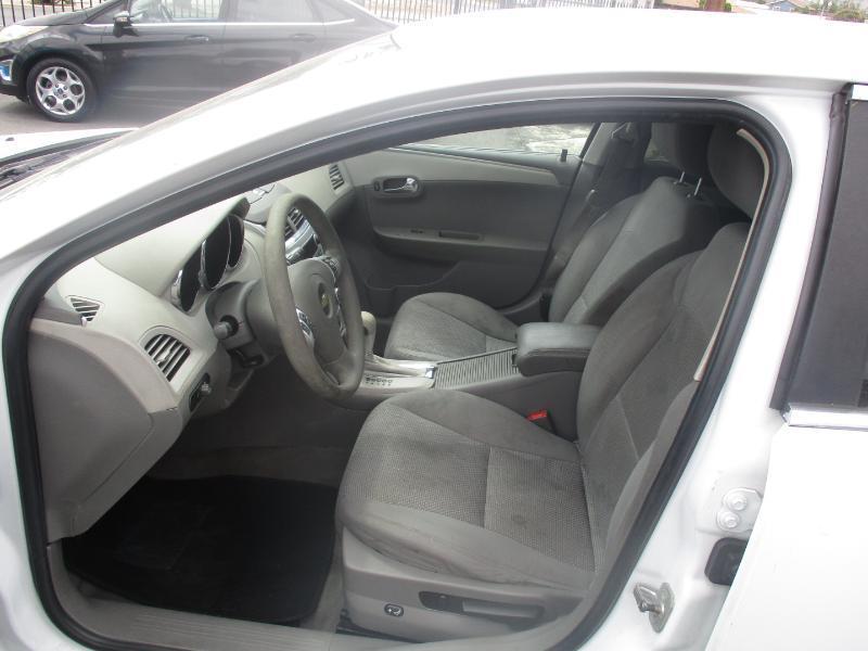 Chevrolet Malibu LS 2011