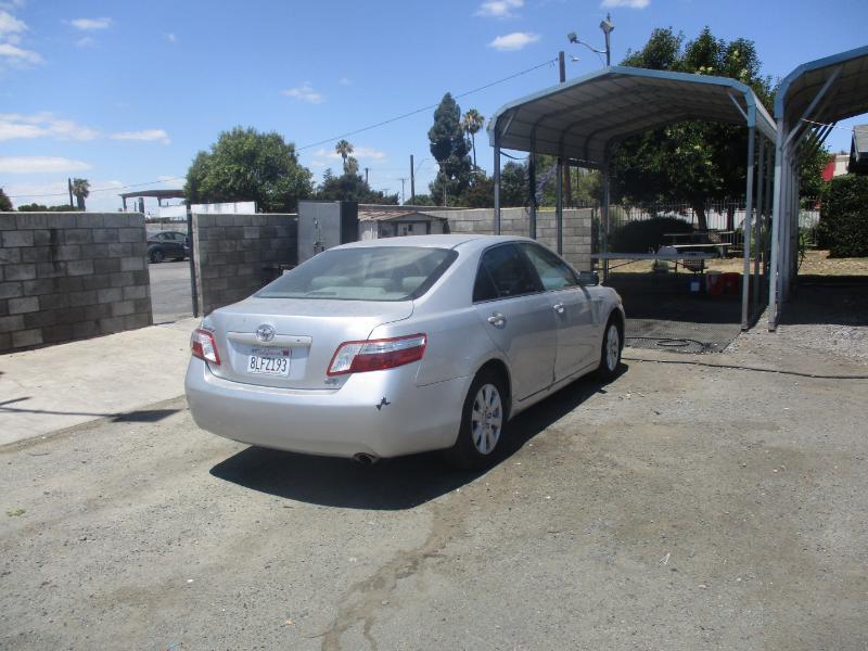 Toyota Camry Hybrid Sedan 2009