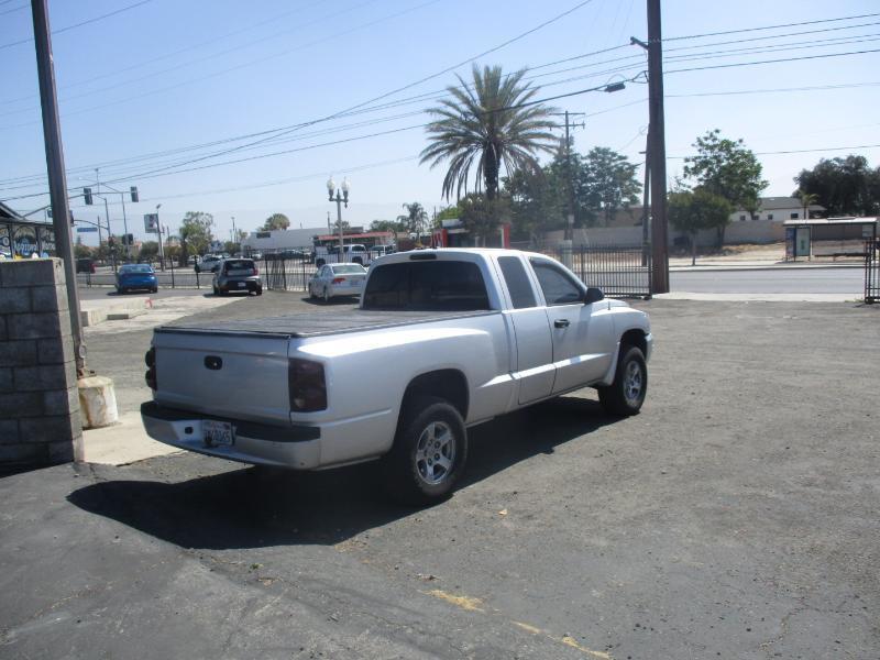 Dodge Dakota SLT Club Cab 2WD 2007