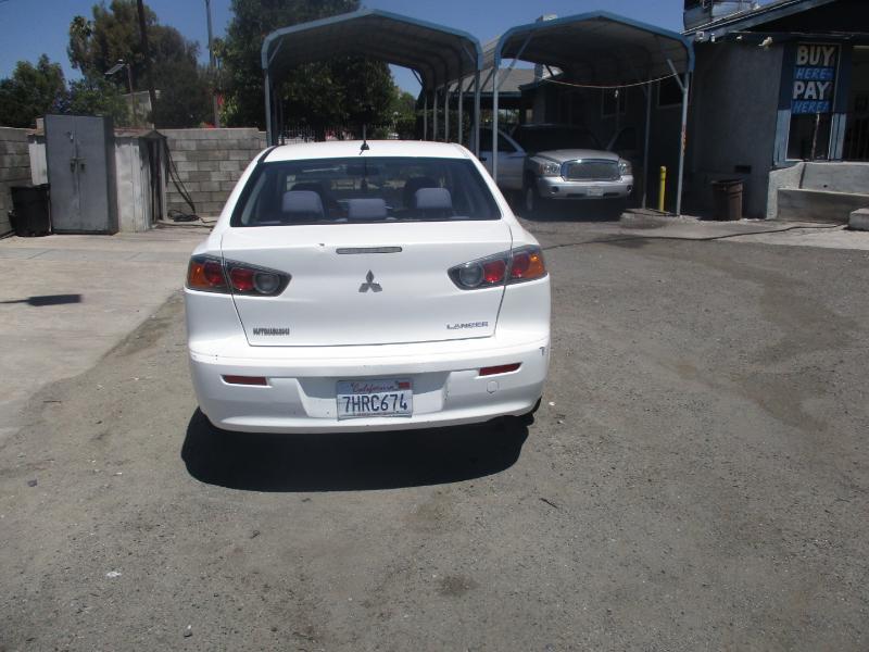 Mitsubishi Lancer ES CVT 2015