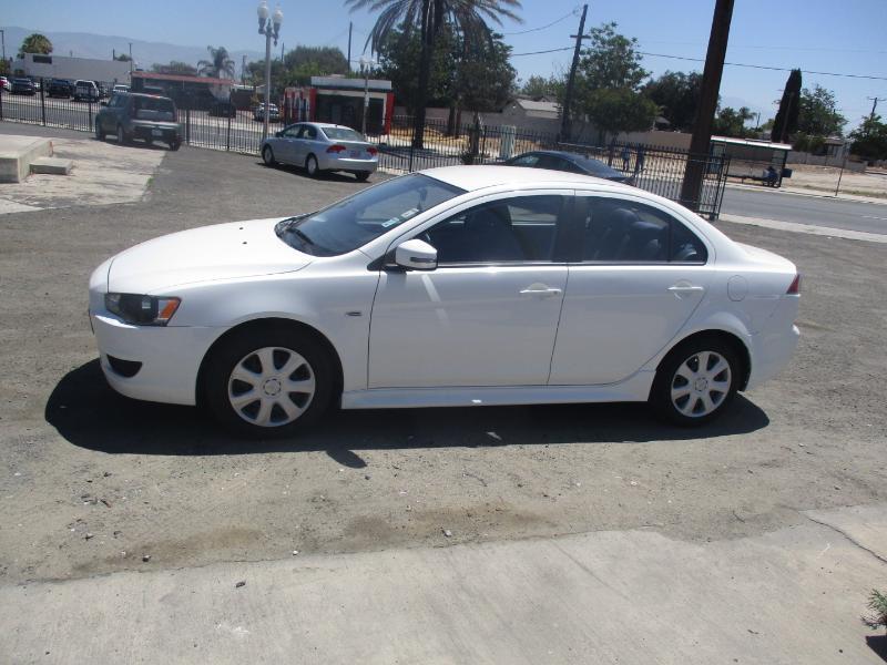 Mitsubishi Lancer ES CVT 2015