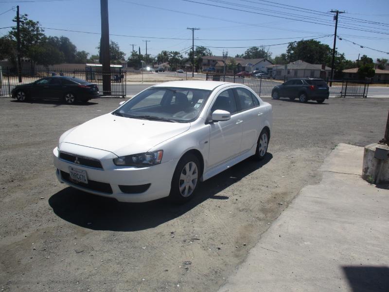 Mitsubishi Lancer ES CVT 2015