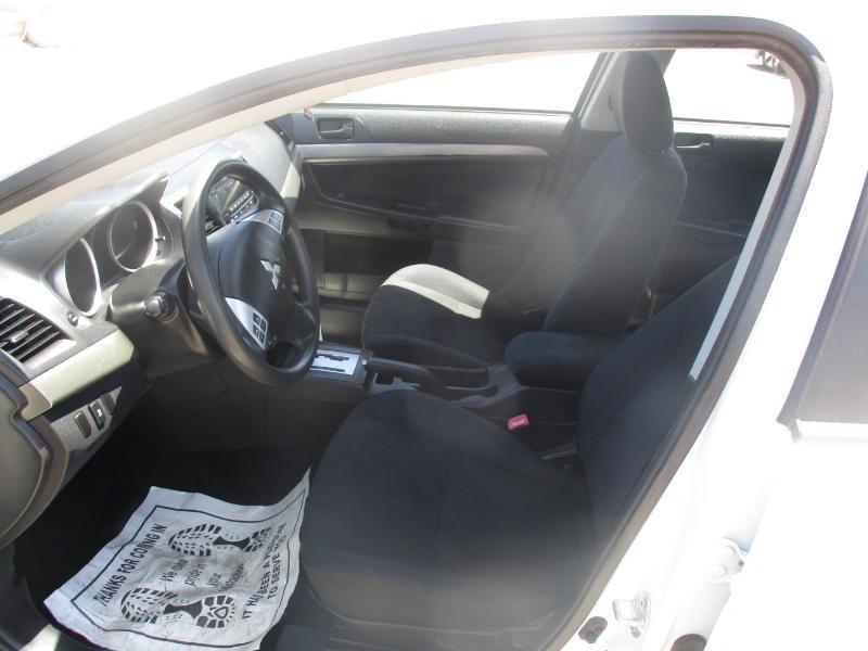 Mitsubishi Lancer ES CVT 2015