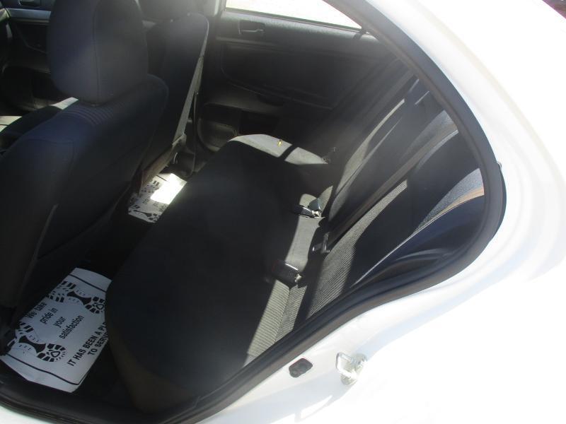 Mitsubishi Lancer ES CVT 2015