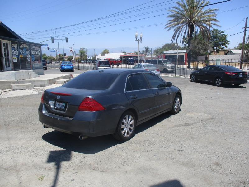 Honda Accord EX V-6 Sedan AT w/ Nav System/ XM Radio 2006