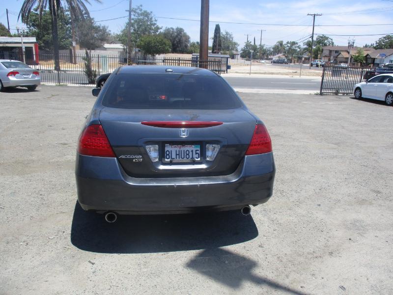 Honda Accord EX V-6 Sedan AT w/ Nav System/ XM Radio 2006