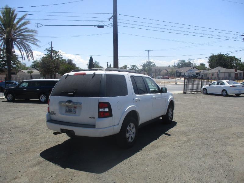 Ford Explorer XLT 4.0L 4WD 2009