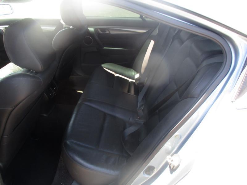 Acura TL 5-Speed AT with Tech Package 2009