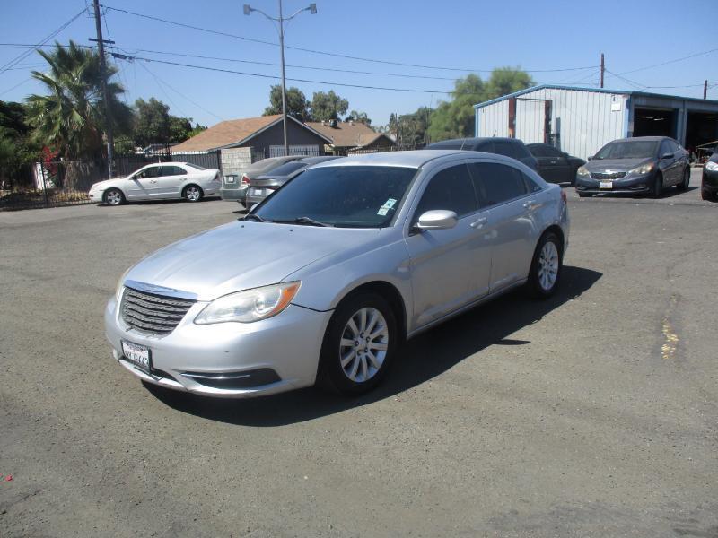 Chrysler 200 Touring 2011