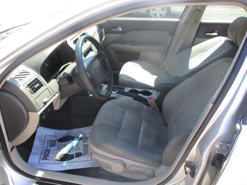 Ford Fusion I4 S 2011