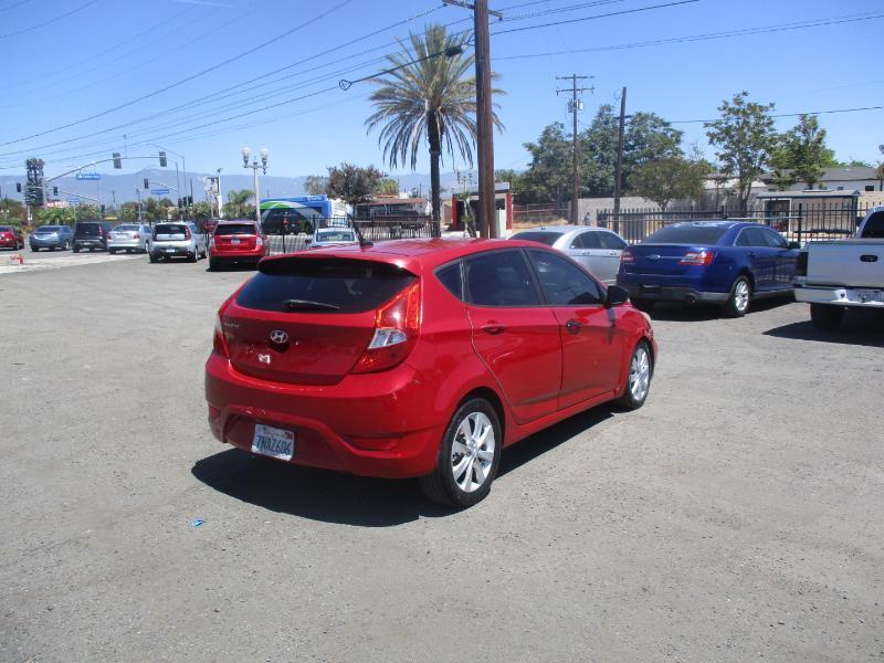 Hyundai Accent SE 5-Door 2013