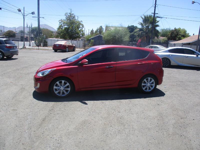Hyundai Accent SE 5-Door 2013