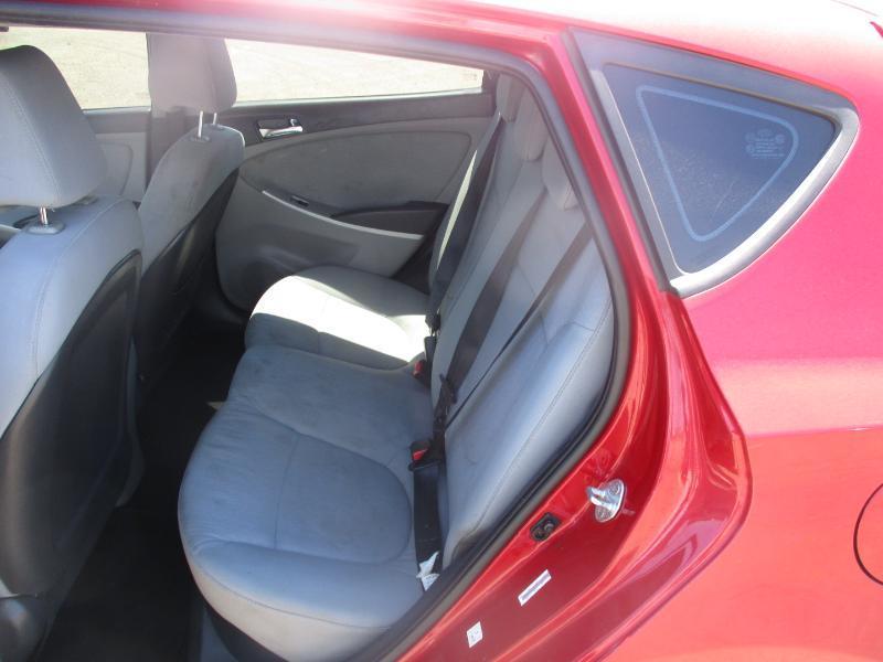 Hyundai Accent SE 5-Door 2013