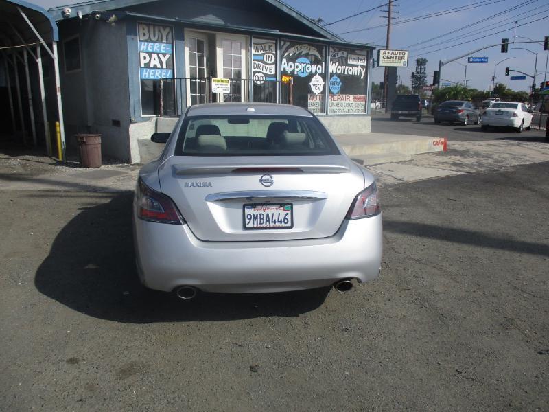 Nissan Maxima SV 2013