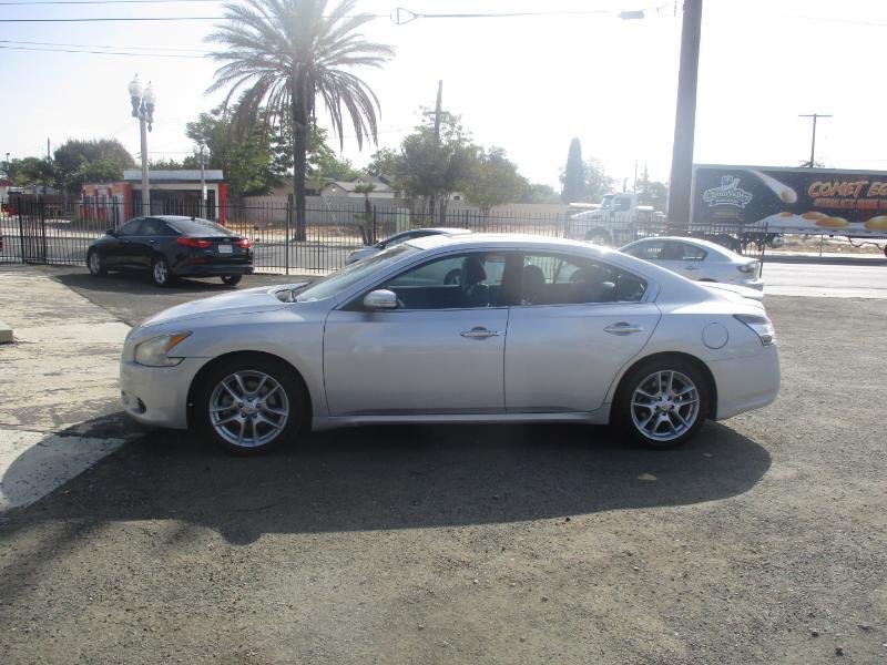 Nissan Maxima SV 2013