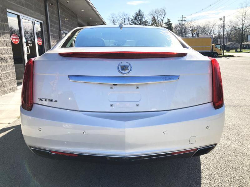 Cadillac XTS Luxury AWD 2013