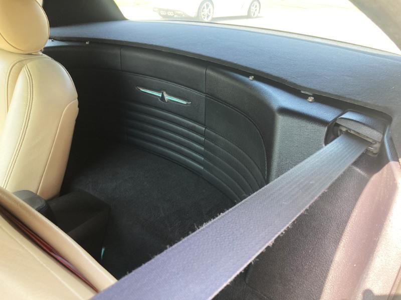 Ford Thunderbird Deluxe 2005