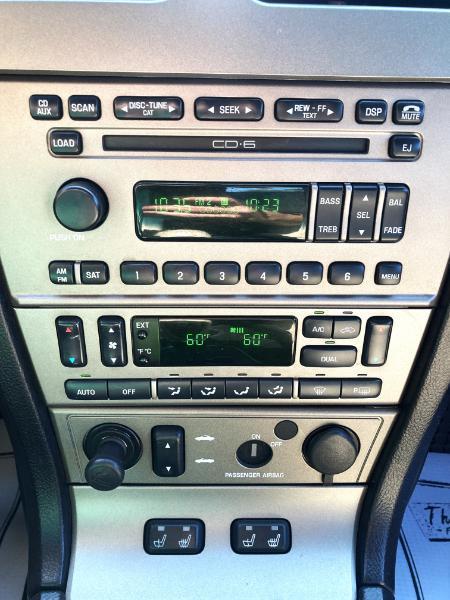 Ford Thunderbird Deluxe 2005