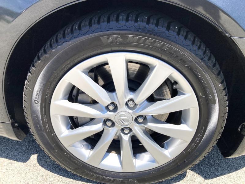 Lexus LS 460 Luxury Sedan AWD 2011