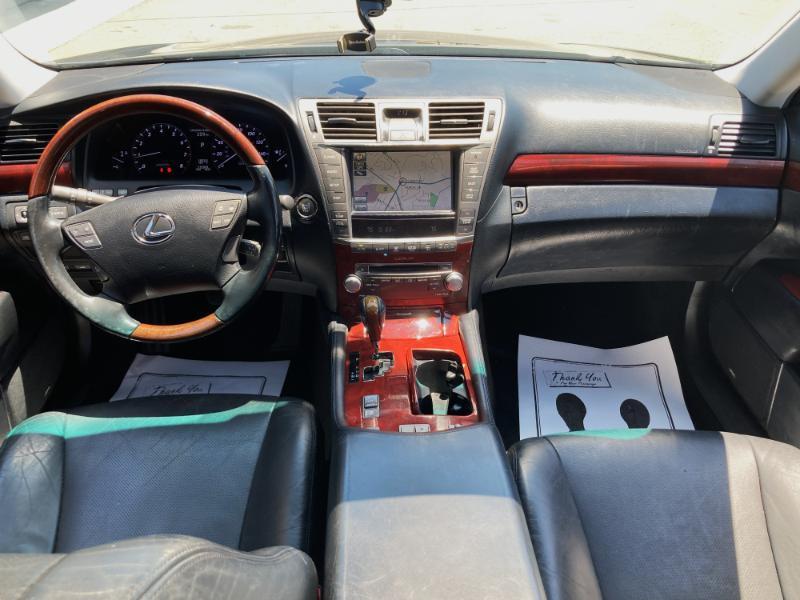 Lexus LS 460 Luxury Sedan AWD 2011
