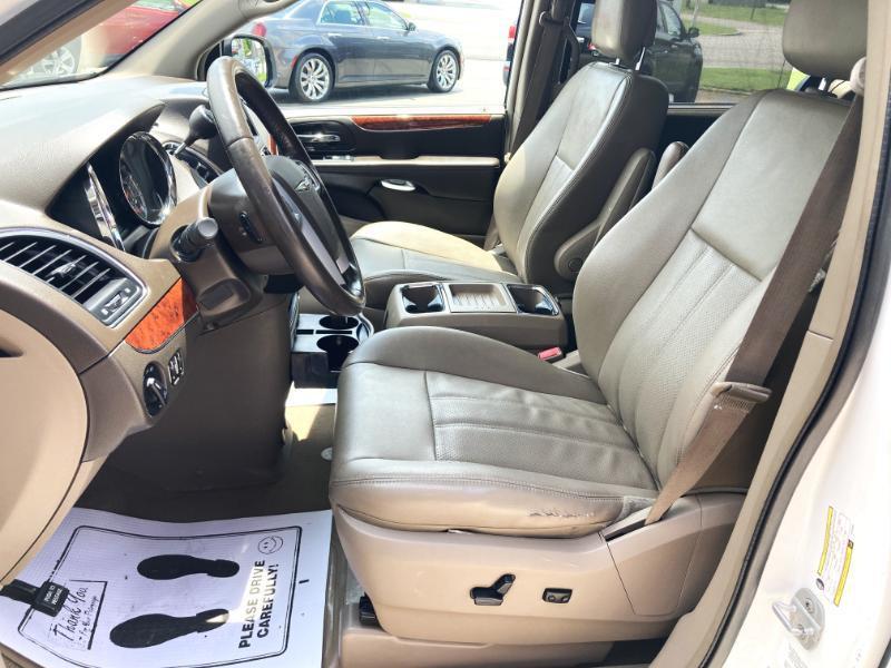Chrysler Town & Country Touring-L 2014