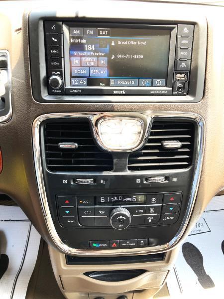 Chrysler Town & Country Touring-L 2014