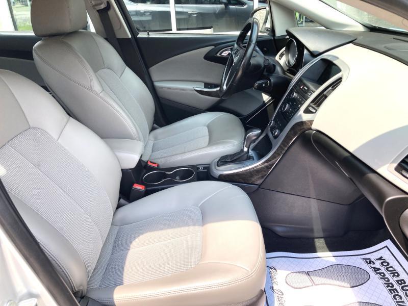 Buick Verano Base 2014