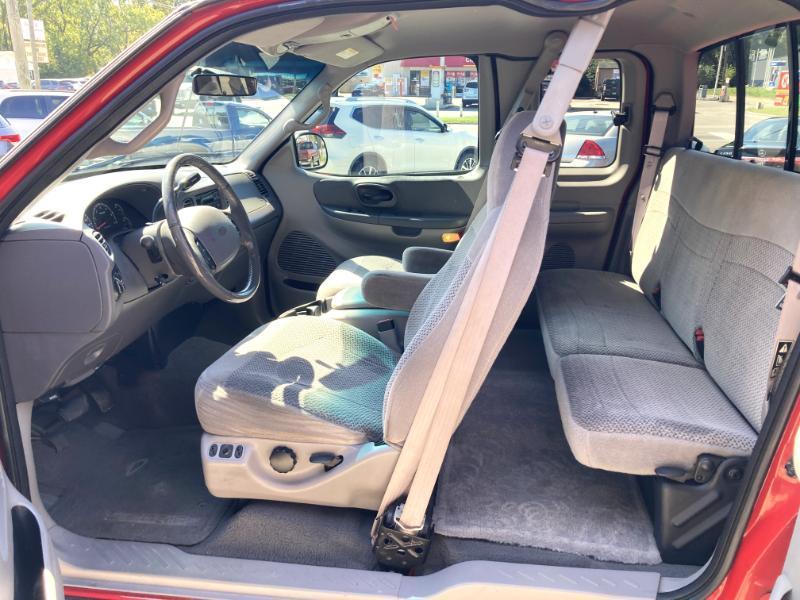 Ford F-150  2001