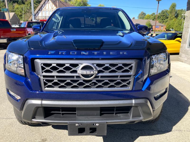 Nissan Frontier SV Crew Cab 4WD 2022