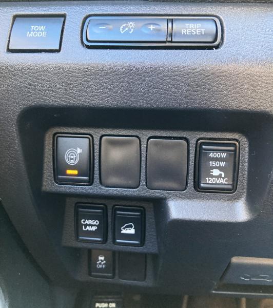 Nissan Frontier SV Crew Cab 4WD 2022