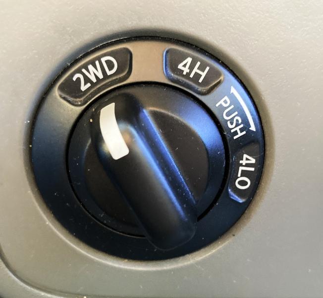 Nissan Frontier SE Crew Cab 4WD 2010