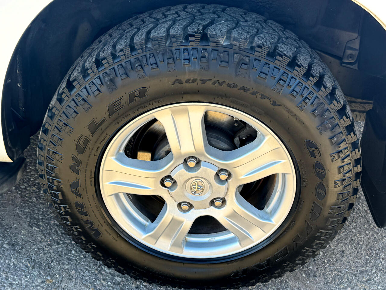 Toyota Sequoia SR5 5.7L 2WD 2013