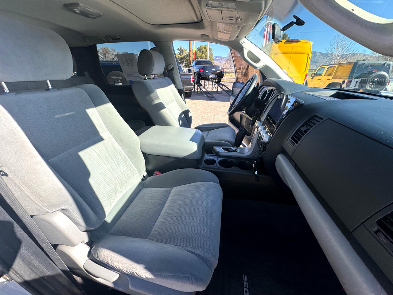 Toyota Sequoia SR5 5.7L 2WD 2013