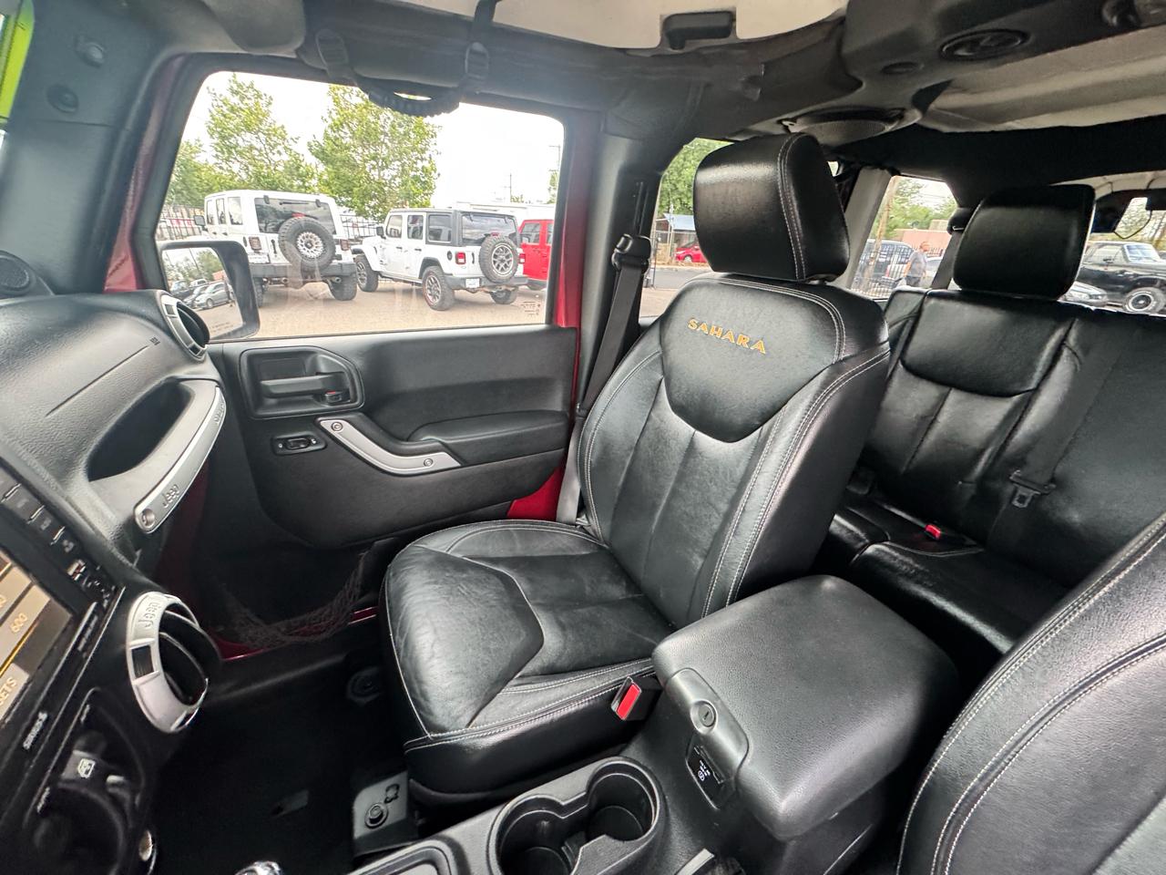 Jeep Wrangler Unlimited Sahara 4WD 2013