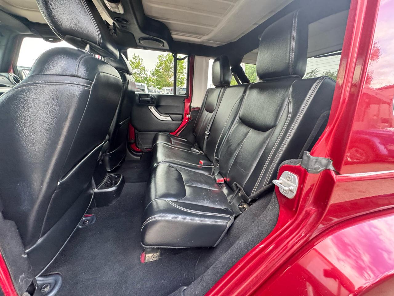 Jeep Wrangler Unlimited Sahara 4WD 2013