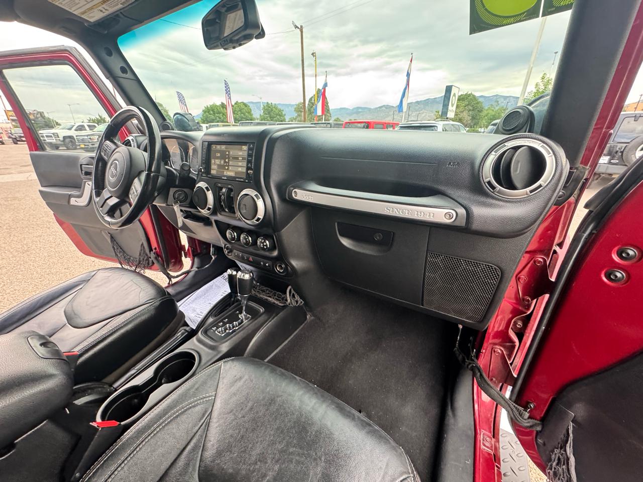 Jeep Wrangler Unlimited Sahara 4WD 2013