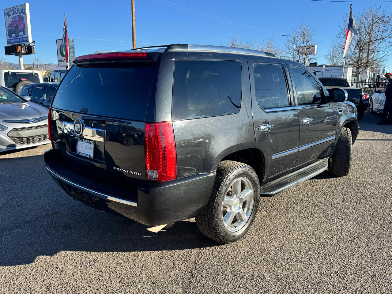 Cadillac Escalade AWD 2011