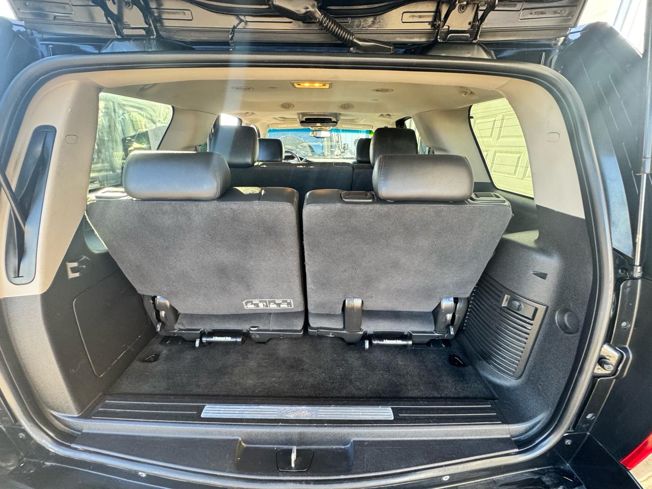 Cadillac Escalade AWD 2011