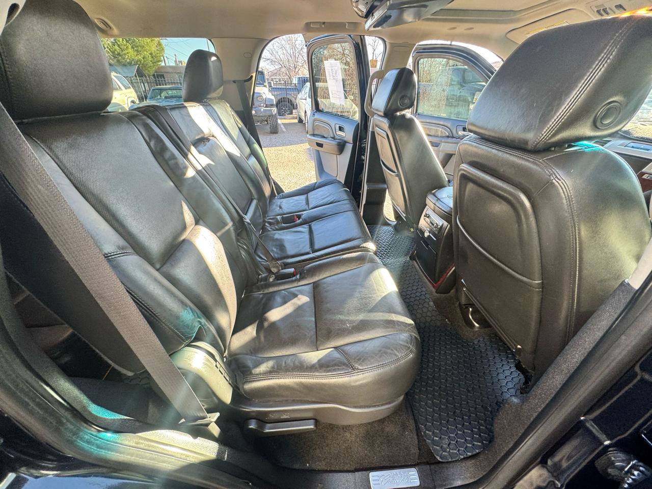 Cadillac Escalade AWD 2011