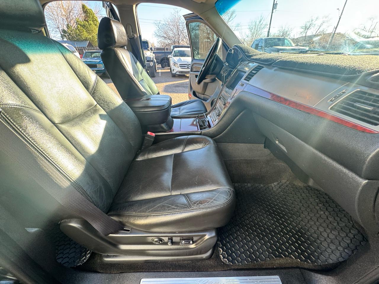 Cadillac Escalade AWD 2011